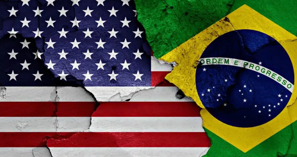 EUA revogam vistos de Moraes e aliados após operação contra Bolsonaro, que agora usa tornozeleira e tem restrições impostas pelo STF. (Imagem: Racide/iStock)