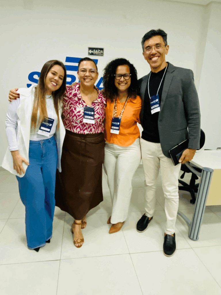 Profa Dra Karolina Celi, Prof Dr Josemir Moura, Julianna Dutra - Experai e representante de startup participante