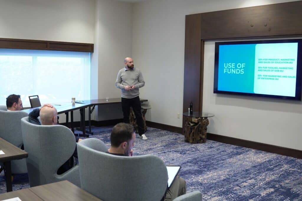 representante da startup due laser durante apresentação aos jurados norte americanos divulgação