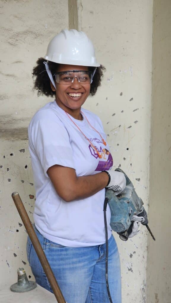 trabalhadora que utiliza a plataforma ela faz divulgação