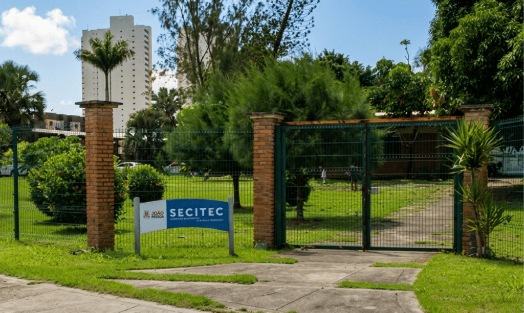 Farol Digital estabelece sede oficial e amplia a colaboração tecnológica em João Pessoa design sem nome