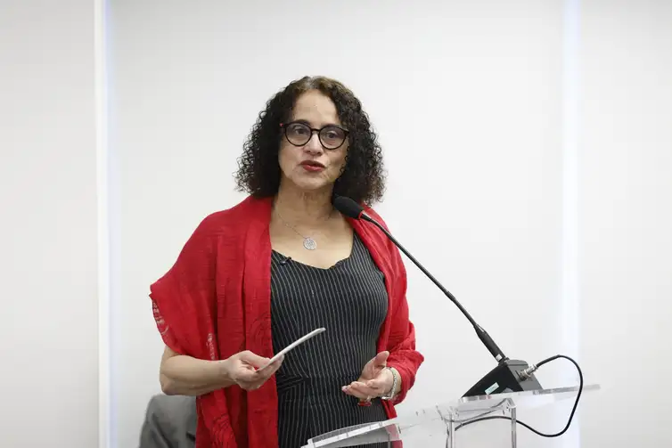 Fernando Frazão/Agência Brasil Rio de Janeiro (RJ), 16/06/2026 – A ministra da Ciência, Tecnologia e Inovação, Luciana Santos, lança o Programa Tecnova 2026/2027, instrumento de subvenção econômica para micro e pequenas empresas. Foto: Fernando Frazão/Agência Brasil